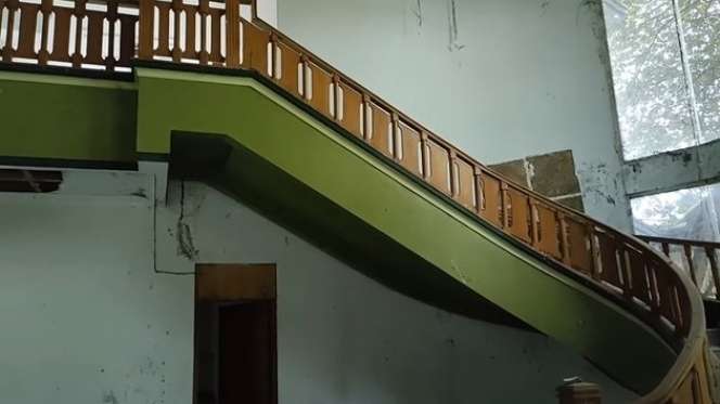 Potret Rumah Mewah Milik Artis Cilik Era 80-an yang Kini Terbengkalai, Masih Kokoh Bak Bangunan Bekas Belanda