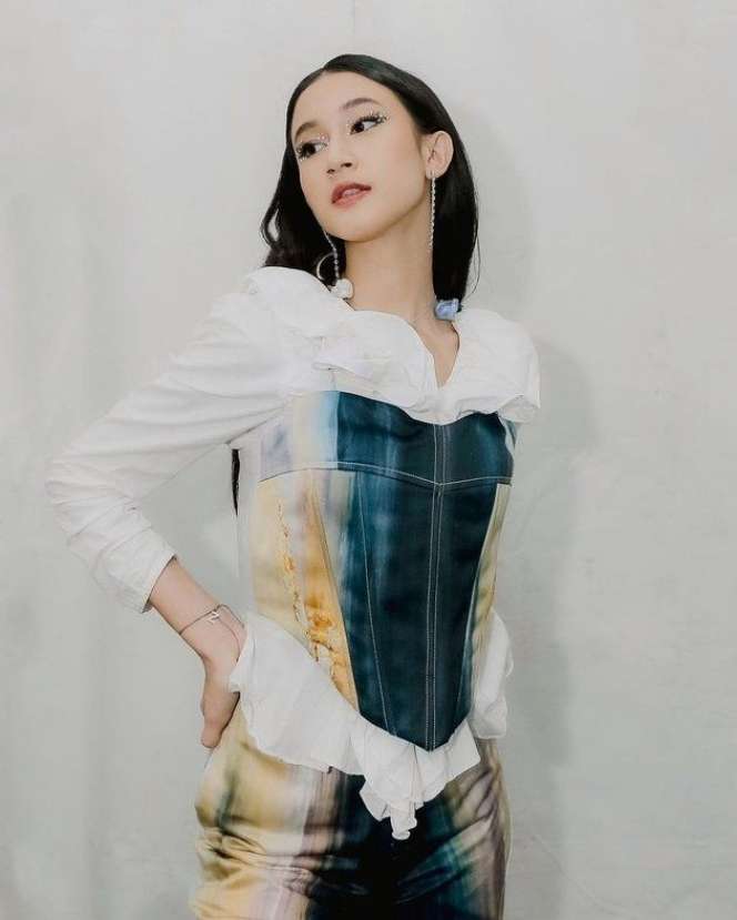 Lagi Jadi Bahan Omongan, Intip Potret Keisya Levronka yang Suka Bergaya Nyentrik dan Makeup Tebal