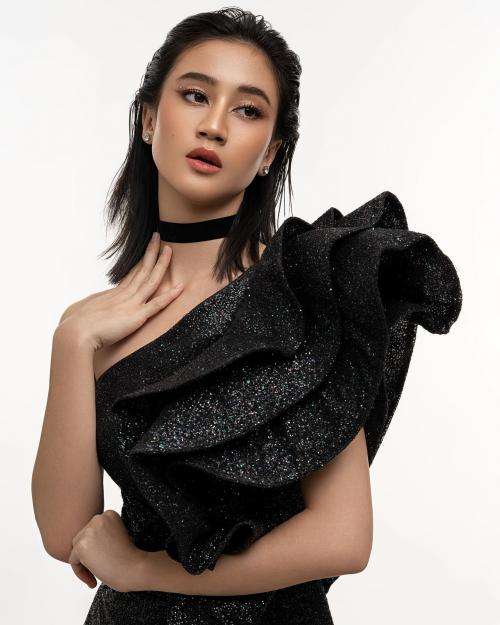 Lagi Jadi Bahan Omongan, Intip Potret Keisya Levronka yang Suka Bergaya Nyentrik dan Makeup Tebal