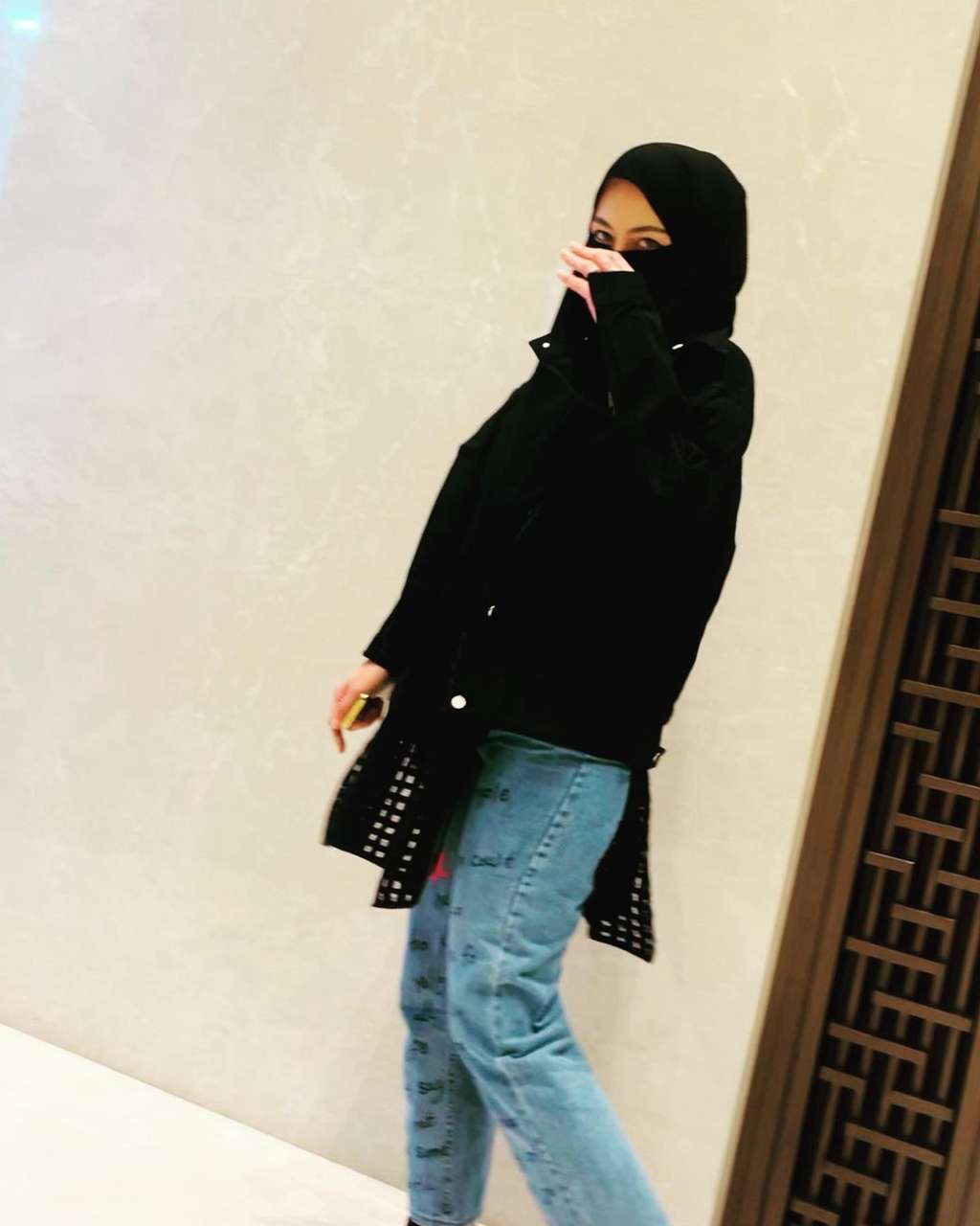 Kini Bercadar Potret Ratu Rizky Nabila Tetap Pakai Celana Jeans 
