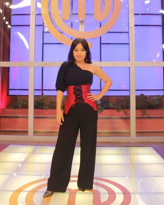 Jarang Tersorot, Potret Terbaru Chef Marinka yang Kini Jadi Istri Bule, Penampilannya Makin Hot