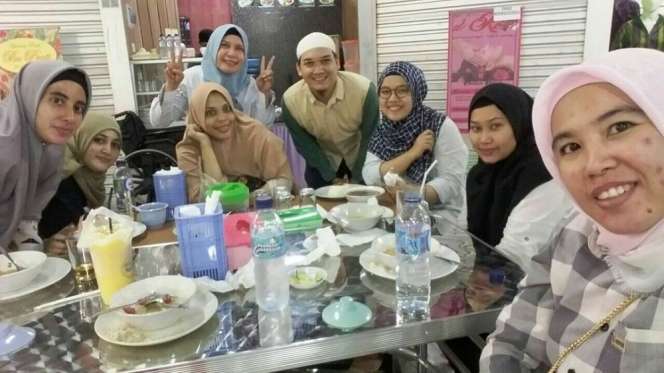 10 Potret Warung Soto Egi John yang Sederhana, Kini Jatuh Bangkrut, Rela Jual Akun Instagram Rp1 Juta