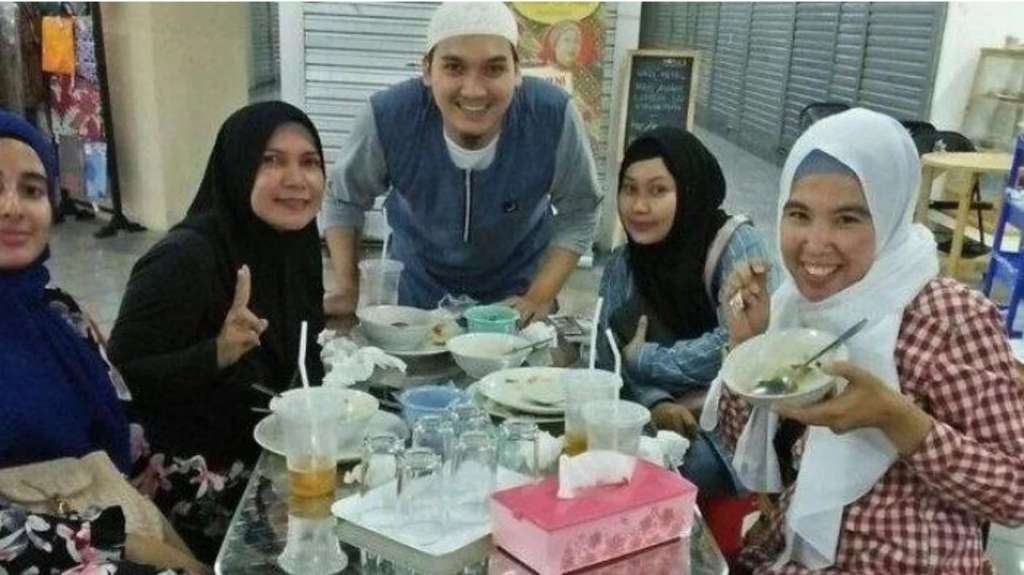 10 Potret Warung Soto Egi John yang Sederhana, Kini Jatuh Bangkrut, Rela Jual Akun Instagram Rp1 Juta