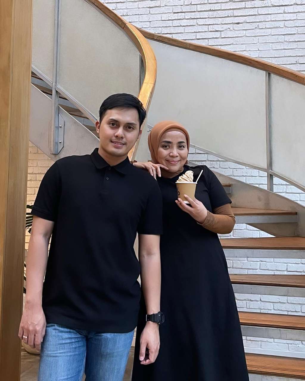 Dulu Dikenal Tajir Melintir, Kini Muzdalifah Tak Malu Jualan Tisu Sampai Sabun Mandi 