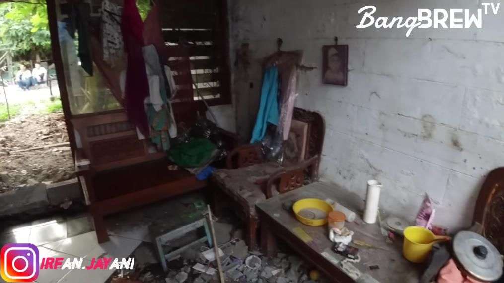 10 Potret Kondisi Rumah Kumuh Putri, Eks Model Dewasa Puluhan Tahun Hidup Tanpa Air & Listrik