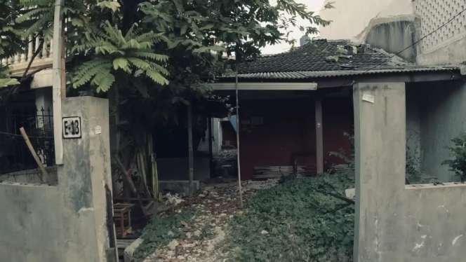 10 Potret Kondisi Rumah Kumuh Putri, Eks Model Dewasa Puluhan Tahun Hidup Tanpa Air & Listrik