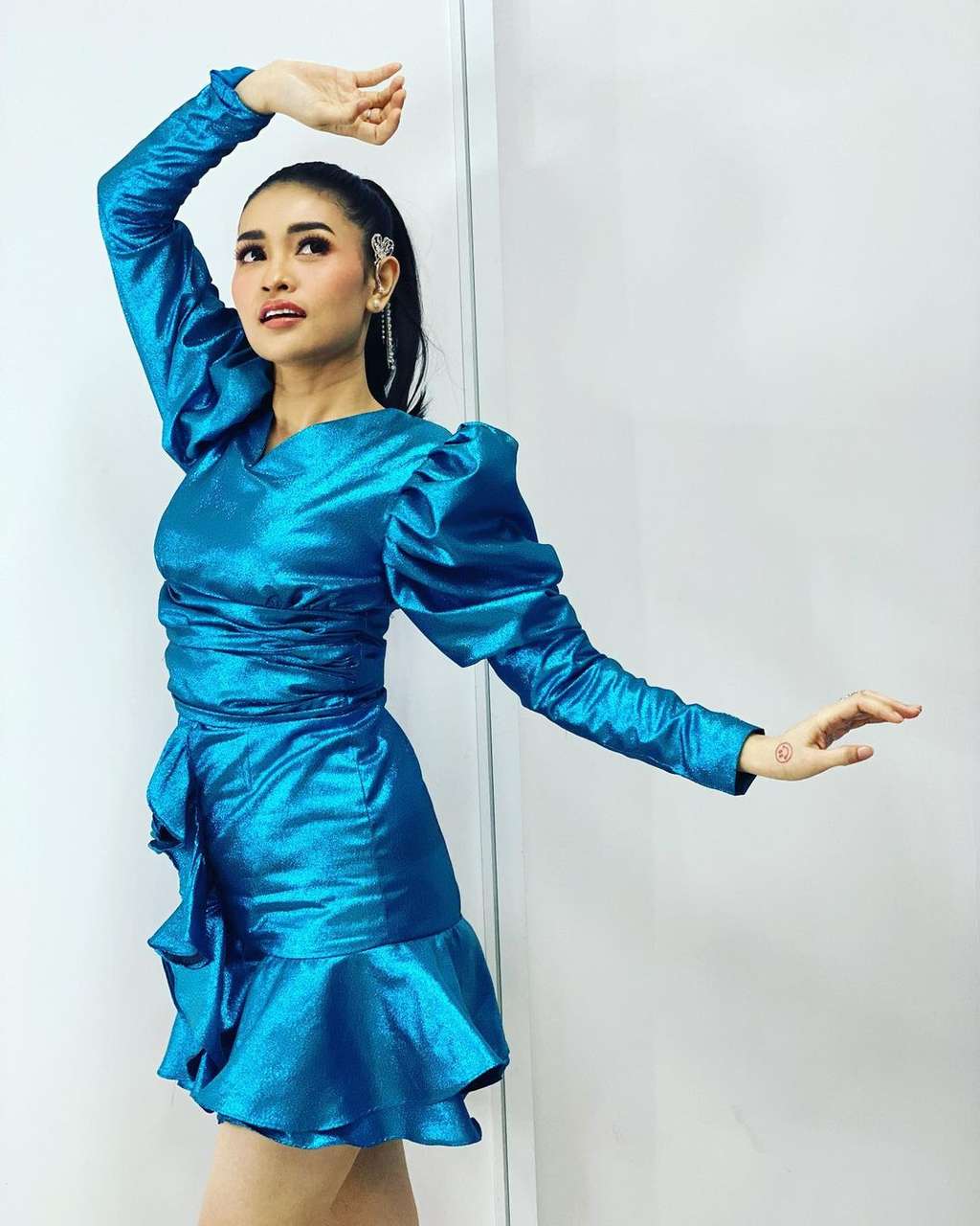 Potret Cantik Devay Duo Anggrek yang Kerap Tampil Menggoda, Usai Lagu Cikini Gondangdia Viral