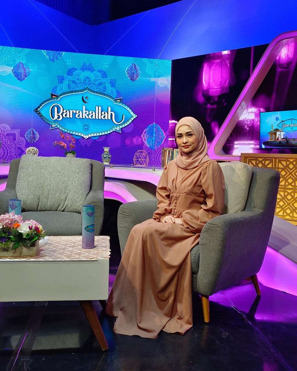 Potret Cantik Devay Duo Anggrek yang Kerap Tampil Menggoda, Usai Lagu Cikini Gondangdia Viral
