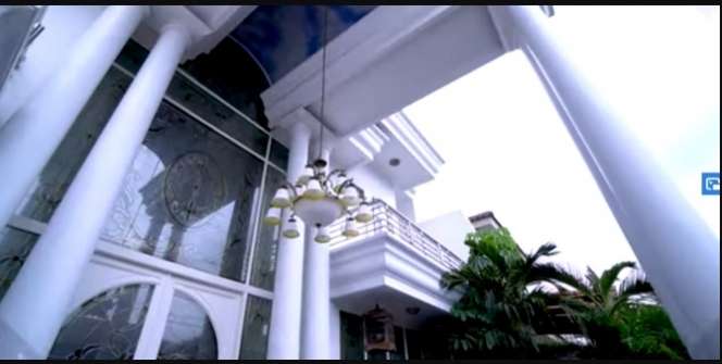 5 Potret Rumah Mewah Artis Asal Pantura, Terakhir Dulu Penjual Kacang Kini Pedangdut Terkaya!