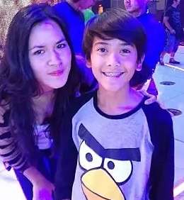 10 Potret Lawas Artis Foto Bareng Seleb Idolanya Sebelum Terkenal, Anya Geraldine Bikin Salfok!