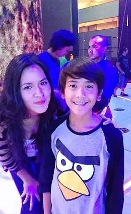 10 Potret Lawas Artis Foto Bareng Seleb Idolanya Sebelum Terkenal, Anya Geraldine Bikin Salfok!