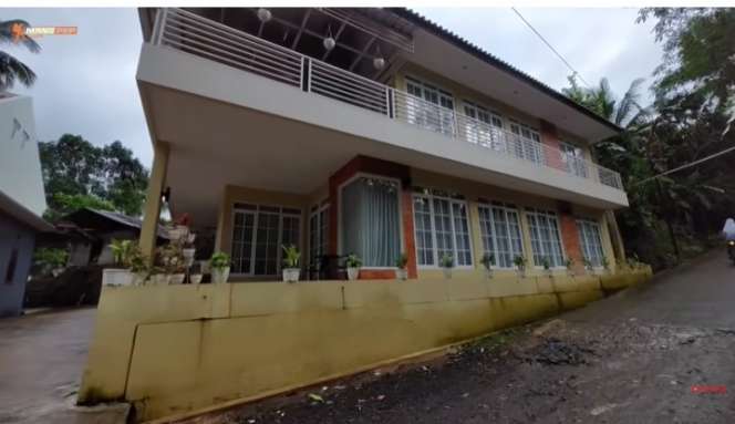 Tak Disangka Rumah Mewah Mepet Sawah Ini Milik Pedangdut Ternama, Dulu Berdinding Bambu Kini Berubah Drastis Usai Direnovasi