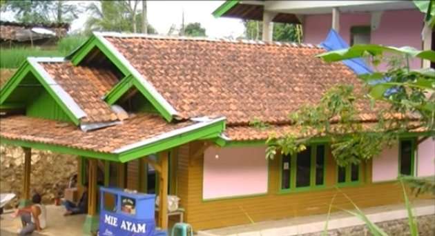 Tak Disangka Rumah Mewah Mepet Sawah Ini Milik Pedangdut Ternama, Dulu Berdinding Bambu Kini Berubah Drastis Usai Direnovasi