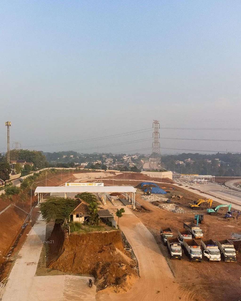Viral Rumah Berdiri 'Sendirian' di Tengah Jalan Tol Cijago Depok, Ini Penyebab dan Kondisinya Sekarang