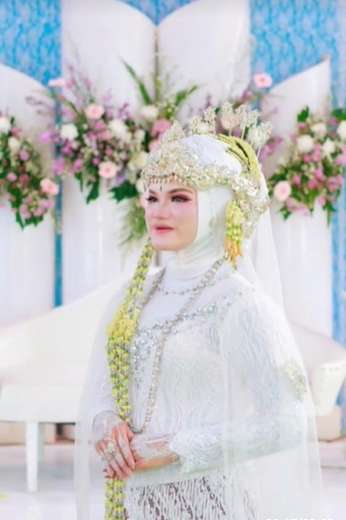 10 Adu Gaya Yessy VS Istri Ryan Dono, Dulu Batal Nikahi Gegara Mahar Rumah, Yang Baru Mirip Siti Nurhaliza?