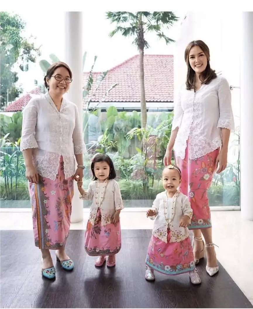 12 Potret Anak Balita Artis Pakai Kebaya, Chava & Ameena Super Gemas, Bak Boneka Nasional