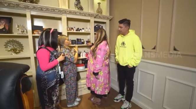 Serba Emas! Potret Ruang Kerja Shindy Samuel, Ada Pintu Rahasianya 