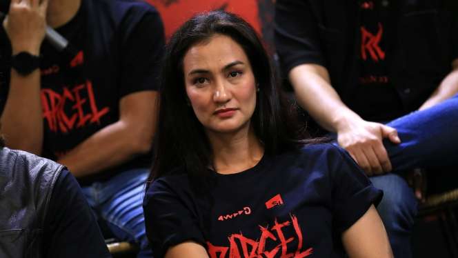 Atiqah Hasiholan Jadi Photo Journalist di Film 'The Parcel'