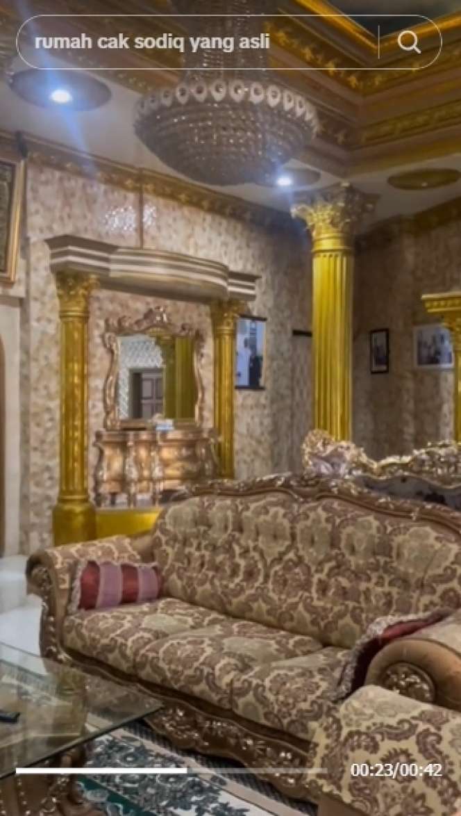 10 Adu Mewah Rumah Denny Caknan VS Cak Sodiq, Duel Raja Dangdut Koplo, Satunya Bak Istana `Emas`!