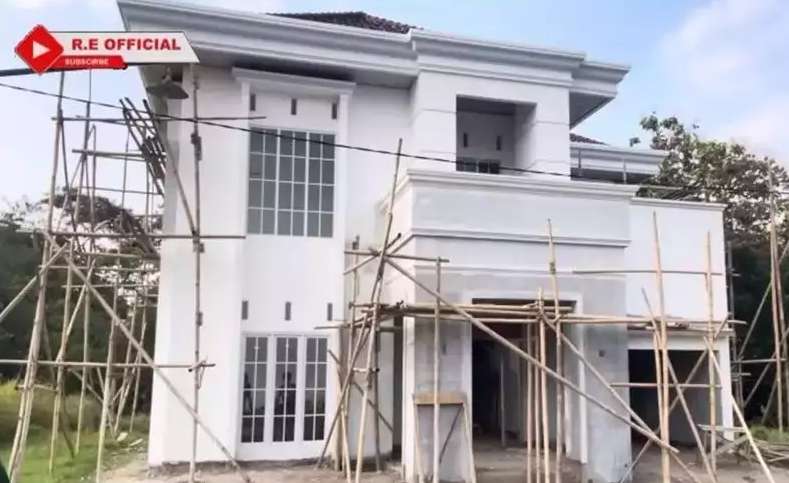 10 Potret Rumah Artis di Tengah Sawah, Terakhir Bak Istana di Kelilingi Persawahan, Surga Banget! 