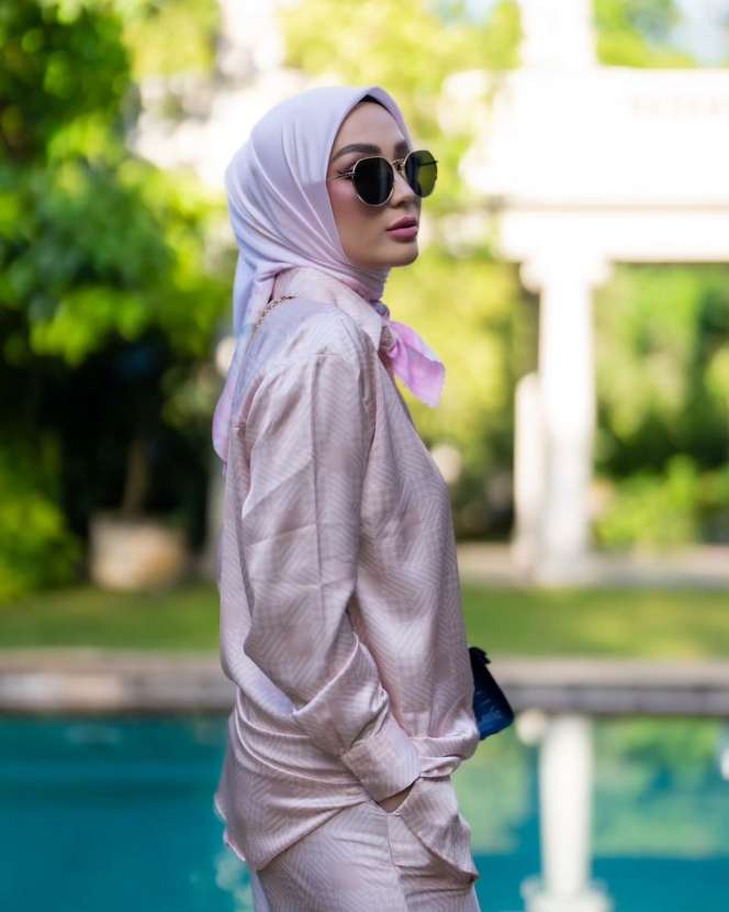 Artis Cantik Ini Dulu Tinggal di Rumah Berdinding Kayu Hingga Idap Kanker, Kini Jadi Pengusaha Sukses