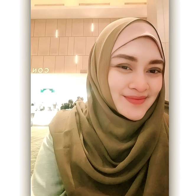 Potret Zeda Salim yang Viral Ungkap Sikap Kasar Sang Suami: `Tak Dinafkahi Hingga Difitnah Jadi Wanita Simpanan`