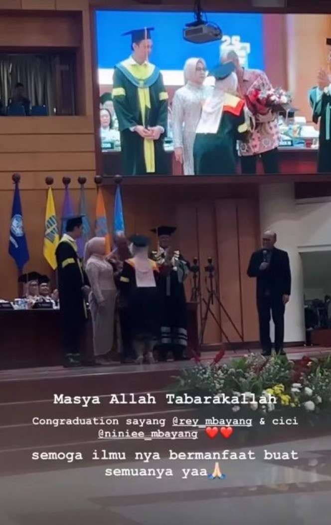 Potret Rey Mbayang saat Wisuda S1, Bikin Heboh Nyanyikan Lagu Untuk Dinda Hauw