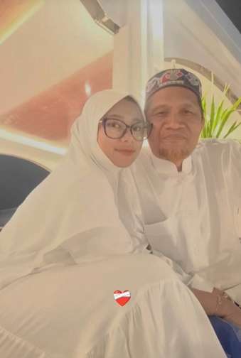 Viral Pasangan Beda Usia 34 Tahun, Suamiku Ternyata Teman Ayahku, Lihat Potretnya Dikira Bapak & Anak