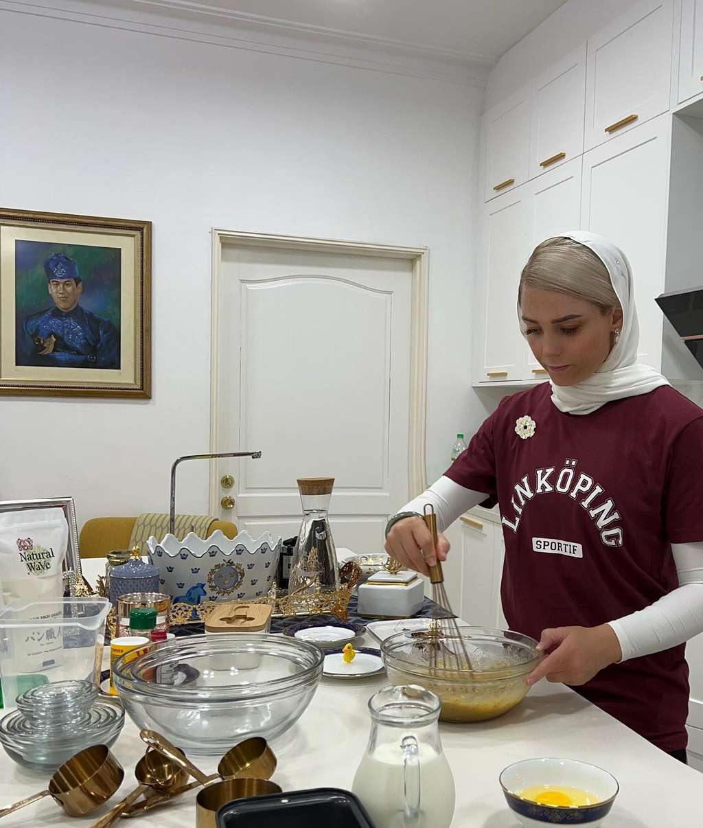 Potret Istri Putra Mahkota Kelantan yang Berasal Dari Swedia, Penampilannya Curi Perhatian