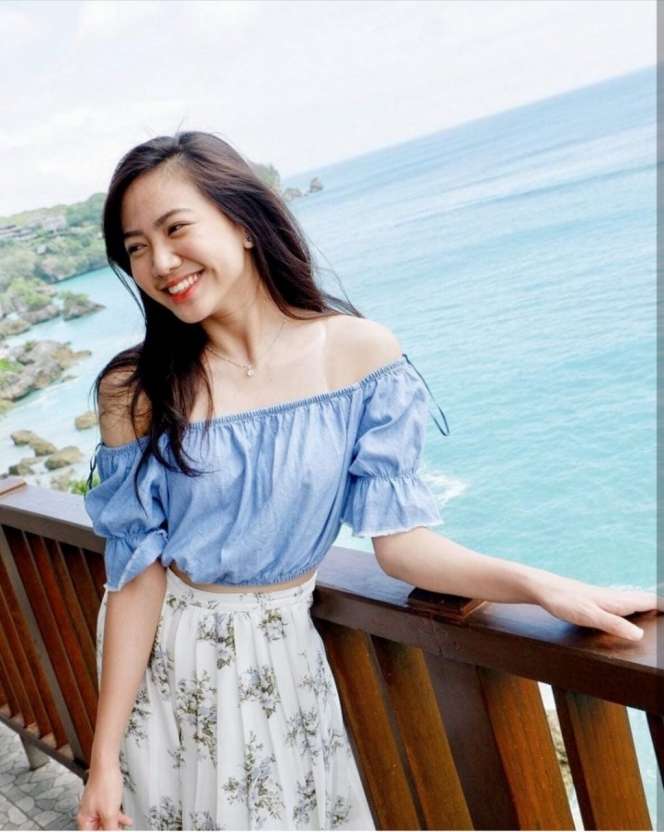 Pesona Shania Shanju eks JKT 48 yang Berhasil Luluhkan Hati Jonathan Christie 