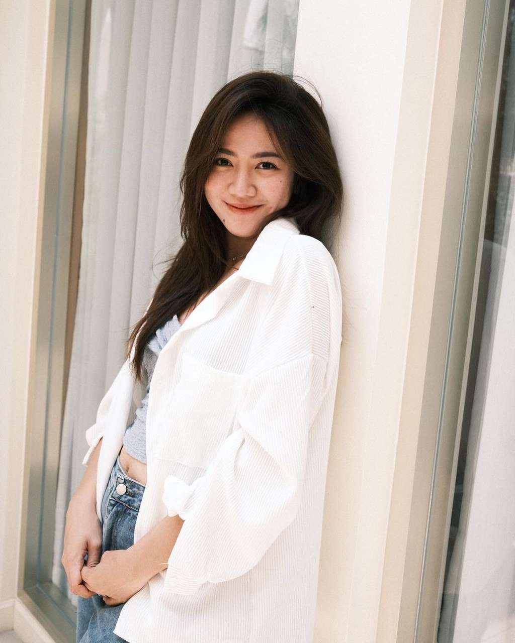 Pesona Shania Shanju eks JKT 48 yang Berhasil Luluhkan Hati Jonathan Christie 