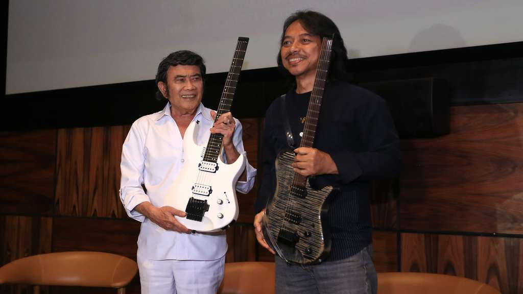 Smararindu Kolaborasi Rhoma Irama dan Dewa Budjana