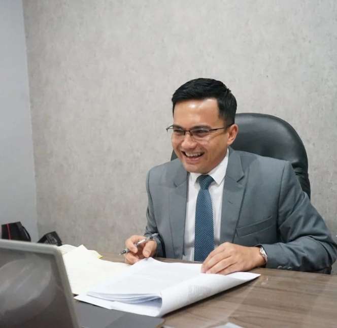 Bocah Imut Ini Pernah Dilarang Jadi Seniman, Kini Jadi Aktor Top Hingga Pejabat Negara, Siapa Dia?