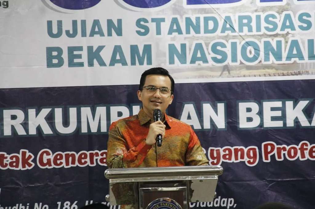 Bocah Imut Ini Pernah Dilarang Jadi Seniman, Kini Jadi Aktor Top Hingga Pejabat Negara, Siapa Dia?