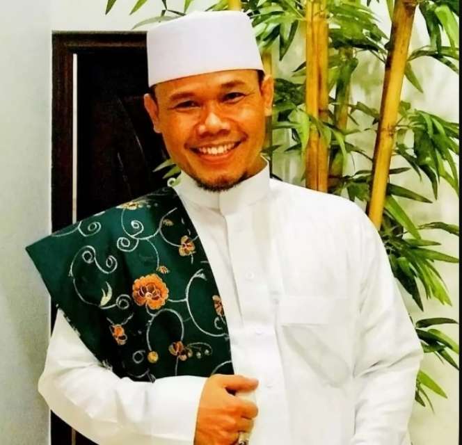 Pria Berkumis Tebal Ini Dulu Pelawak Top Legendaris Kini Banting Stir Jadi Pendakwah dan Peternak!