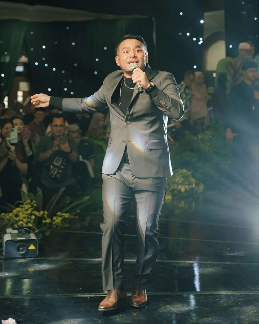 Pemuda Berwajah Lugu Ini Pernah Jadi Tukang Tambal Ban Demi Cuan, Kini Menjelma Jadi Penyanyi Top Tanah Air