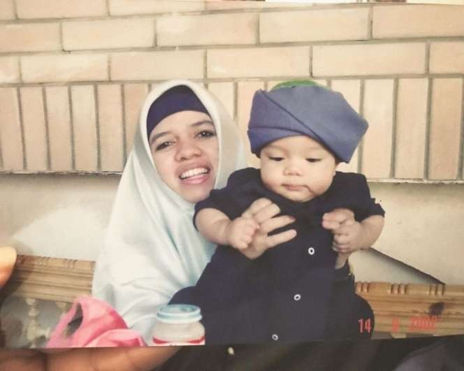 10 Potret Lawas Ibu Artis Saat Usia 20-an, Rieta Amalia Ternyata Penyanyi Rock, Gayanya Gaul Abis!