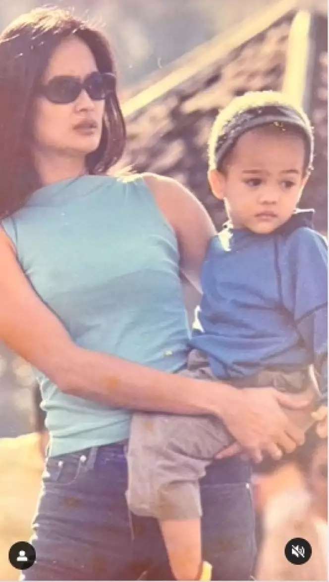 10 Potret Lawas Ibu Artis Saat Usia 20-an, Rieta Amalia Ternyata Penyanyi Rock, Gayanya Gaul Abis!