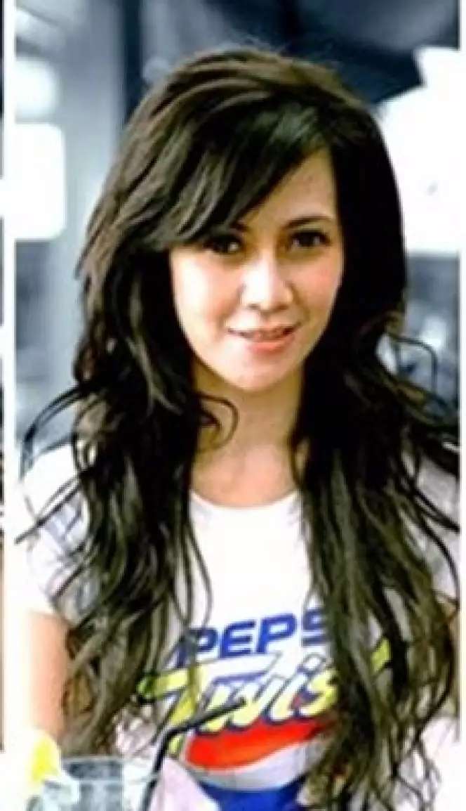 10 Potret Lawas Ibu Artis Saat Usia 20-an, Rieta Amalia Ternyata Penyanyi Rock, Gayanya Gaul Abis!