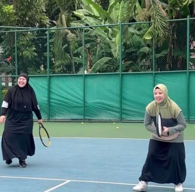 Outfit Natasha Rizky Saat Main Tenis Jadi Sorotan