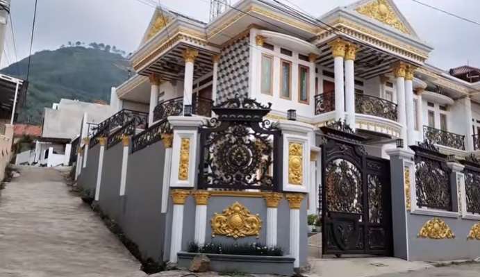 Potret Kampung Sultan Viral di Garut, Dipenuhi Rumah Super Mewah, Ternyata Ini Pekerjaan Warganya…