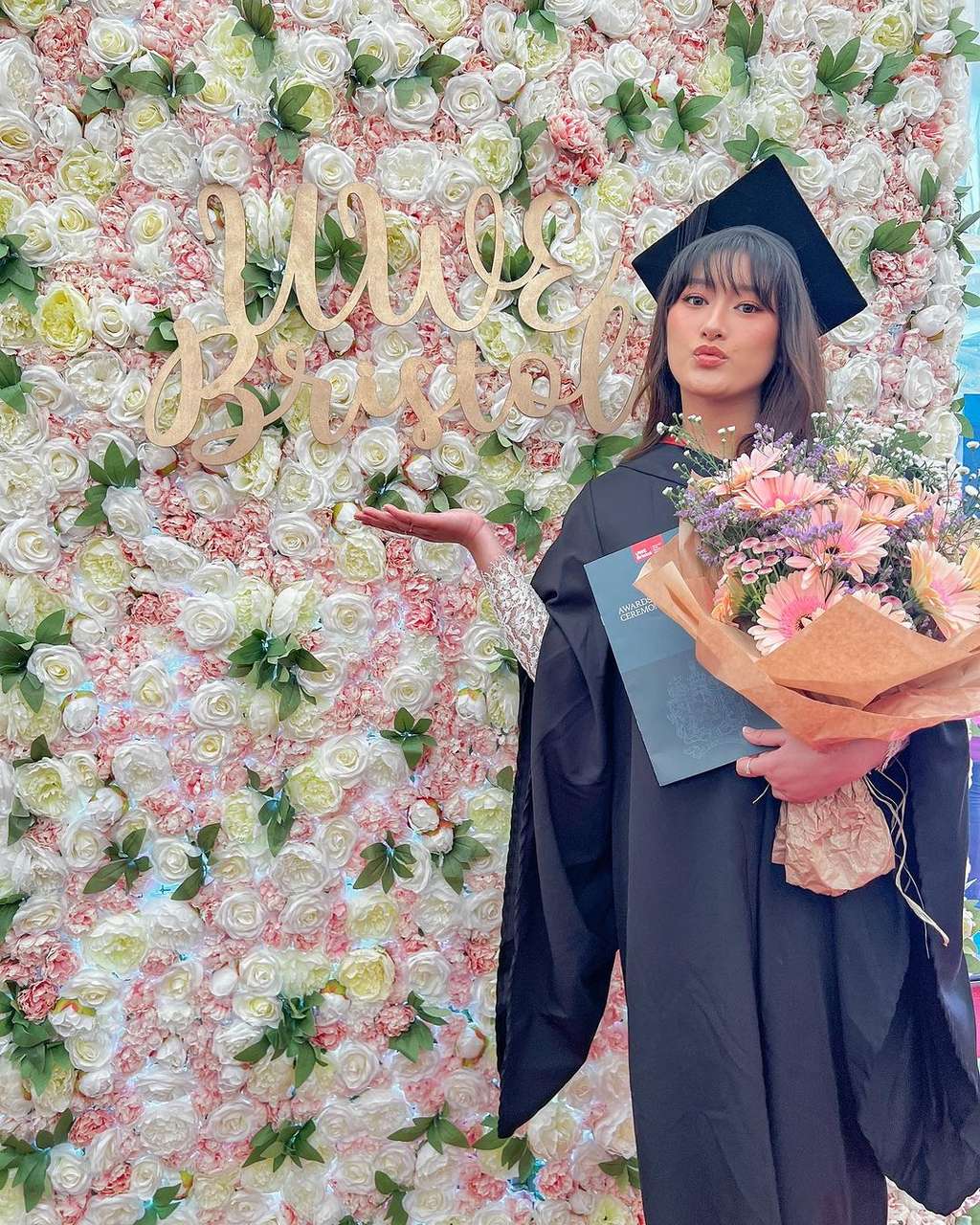 10 Potret Amanda Caesa Anak Parto Patrio, Lulus dari Kampus Ternama di Inggris, Dipuji Bak Barbie!