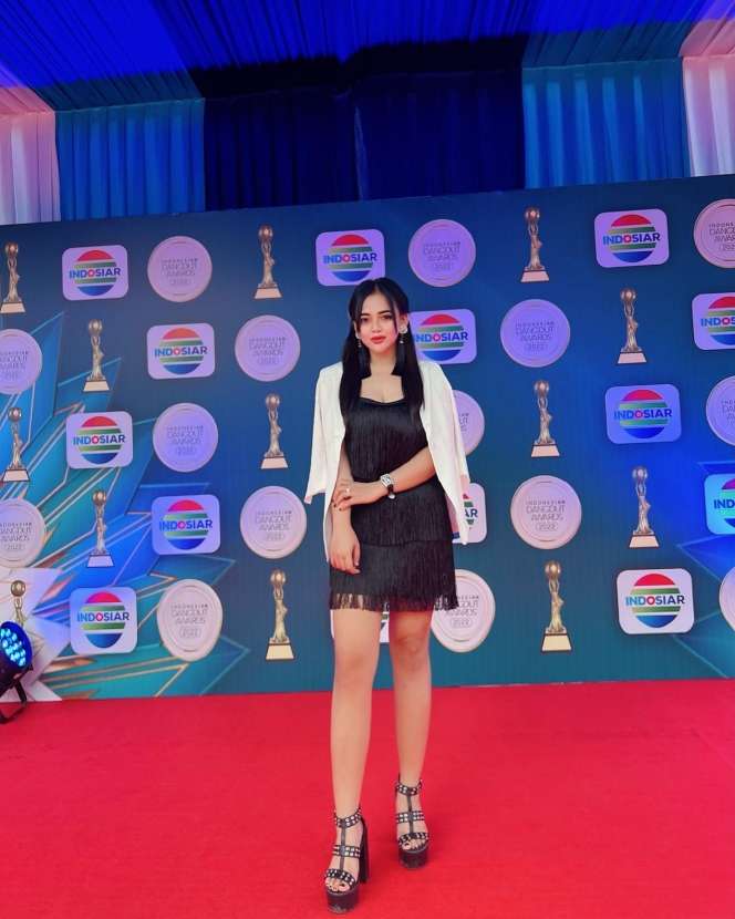 Penyanyi Seksi Ini Berhasil Diet Hingga 30 Kg, Penampilannya Kini Manglingi Banget