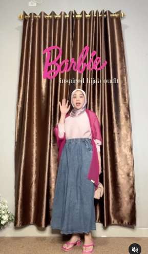 8 Artis Berhijab Ikut Tren Dandan ala Barbie, Terakhir Malah Disebut Seram, Netter: Boneka Santet!