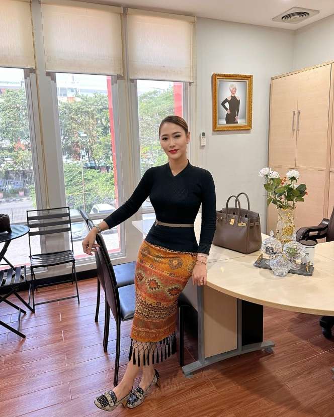 Demi Sambung Hidup, Artis Cantik Ini Rela Jadi Tukang Cuci Hingga Jual Kacang, Kini Jadi Penyanyi Top Tanah Air