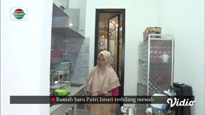 10 Potret Rumah Mewah Putri DA, Dilamar Sultan dengan Uang Panai 2 Miliar, Ngalahin Lesty-Billar?