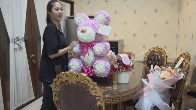 10 Potret Rumah Mewah Lucinta Luna, Kini Dilamar `Barbie Ken`, Ternyata Bak Istana! 