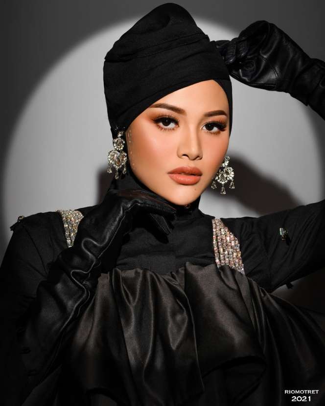 Dikenal Tajir Melintir, Deretan Artis Cantik Ini Tak Gengsi Jualan di TikTok, Ada yang Capai Ratusan Juta Dalam Semalam