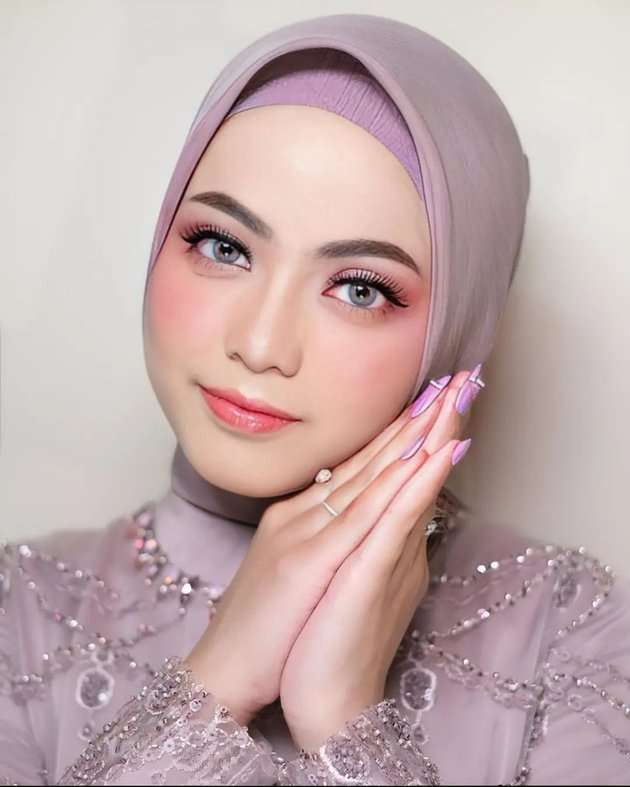 Potret Pertunangan Putri Isnari DA, Sosok Sang Suami Jadi Sorotan Beri Uang Panai Rp2 M