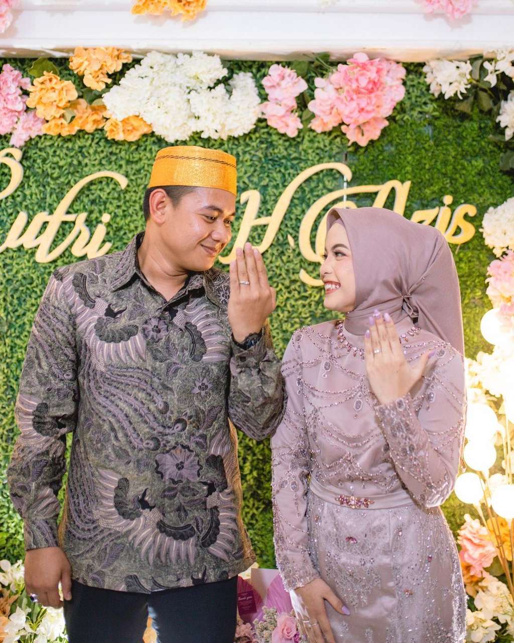 Potret Pertunangan Putri Isnari DA, Sosok Sang Suami Jadi Sorotan Beri Uang Panai Rp2 M